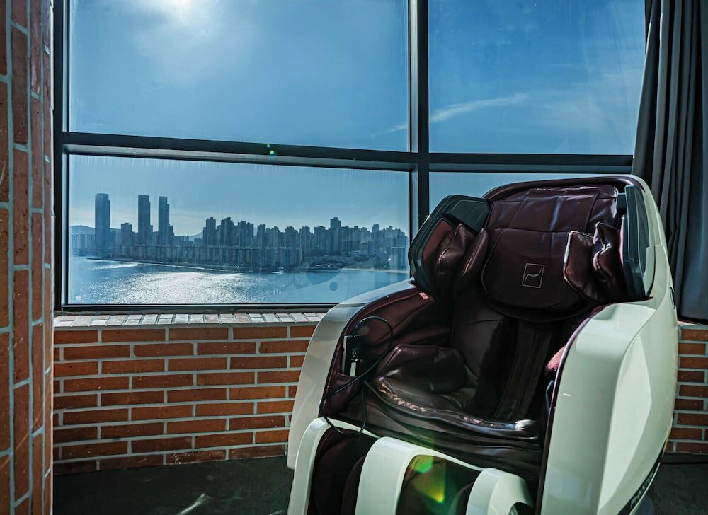 Фото H Avenue Hotel