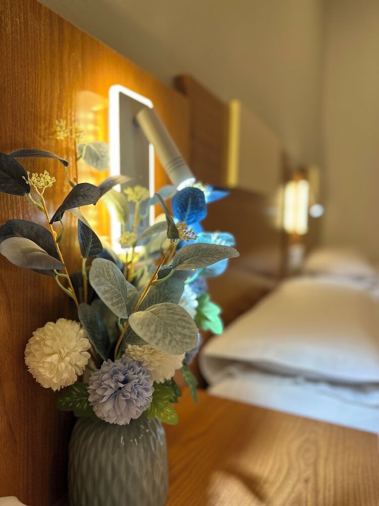 Фото Hostal Sol Square Madrid