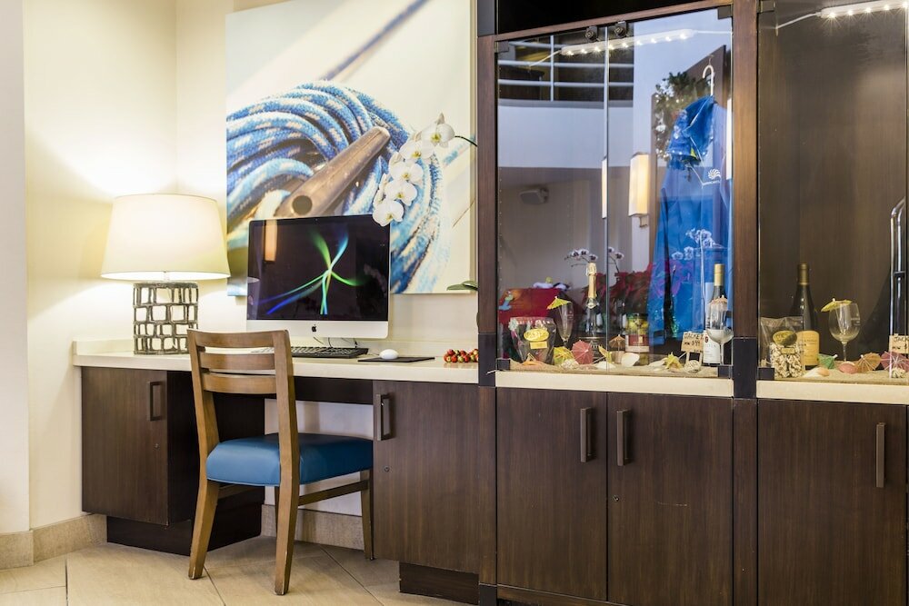 Фото Sandcastle Hotel on the Beach