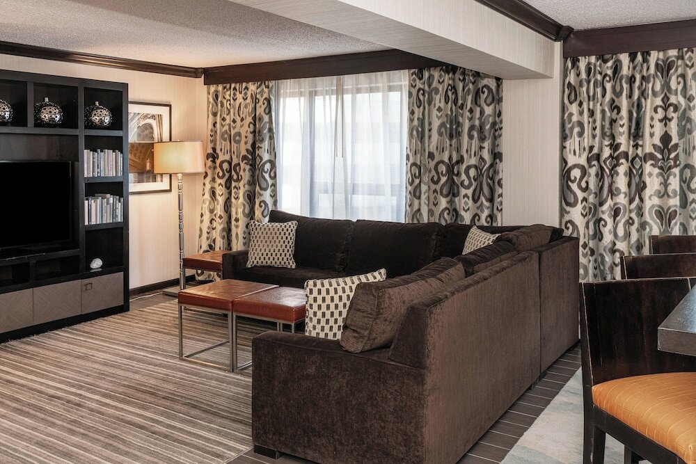 Фото Sheraton Indianapolis City Centre Hotel