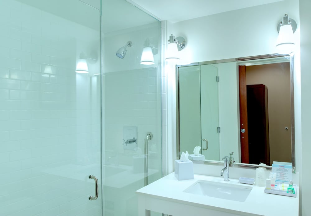 Фото Four Points by Sheraton Oklahoma City Quail Springs