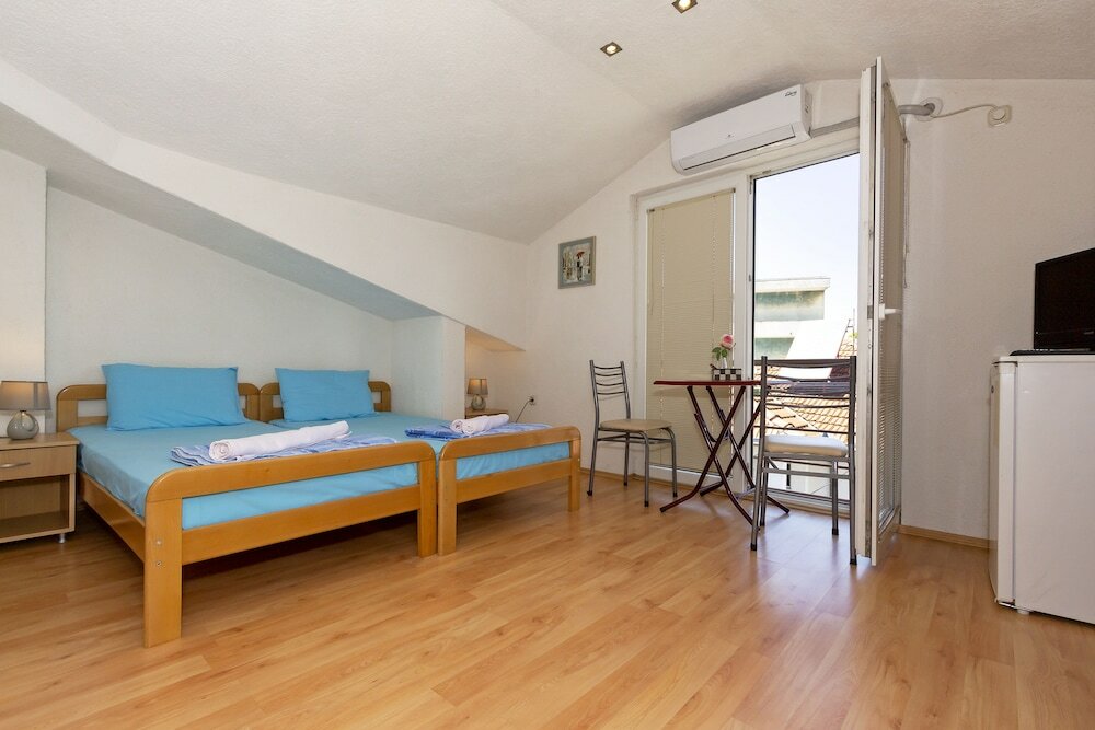 Фото Bogdanovski Studios & Guest Rooms