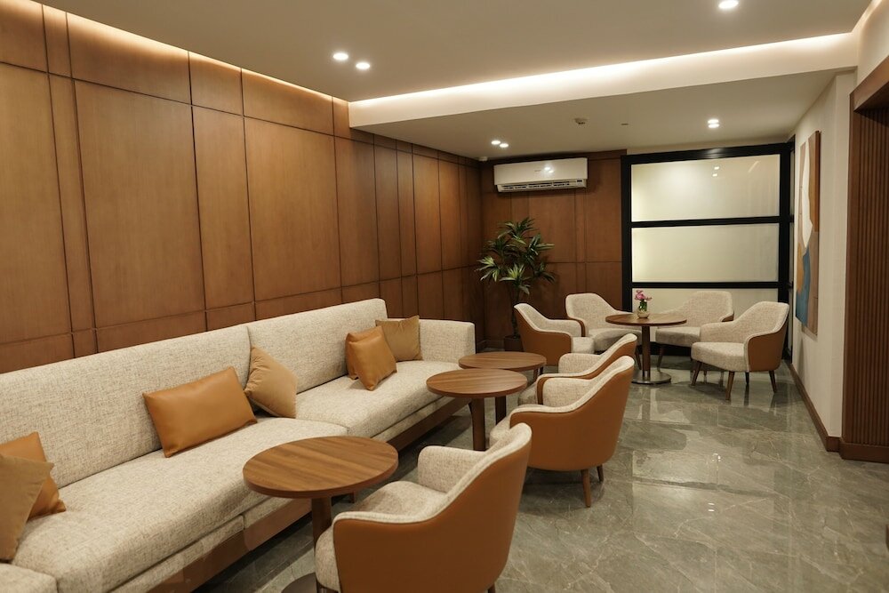 Фото Отель The Grand Plaza