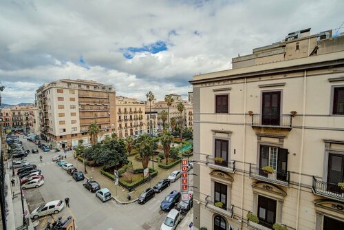 Внешний вид отеля Liberty Suites в Палермо, фото 3