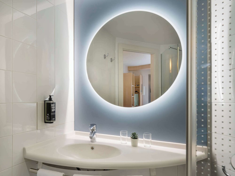 Фото Hotel ibis Madrid Alcobendas