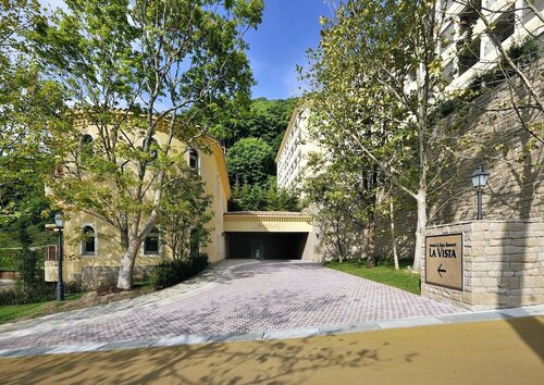 Внешний вид отеля La Vista Fuji Kawaguchiko в Фудзикавагутико, фото 5