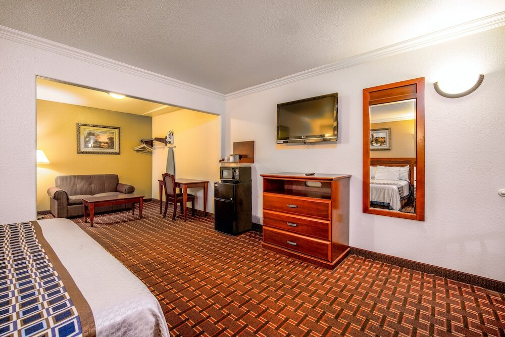 Фото Regency Inn & Suites