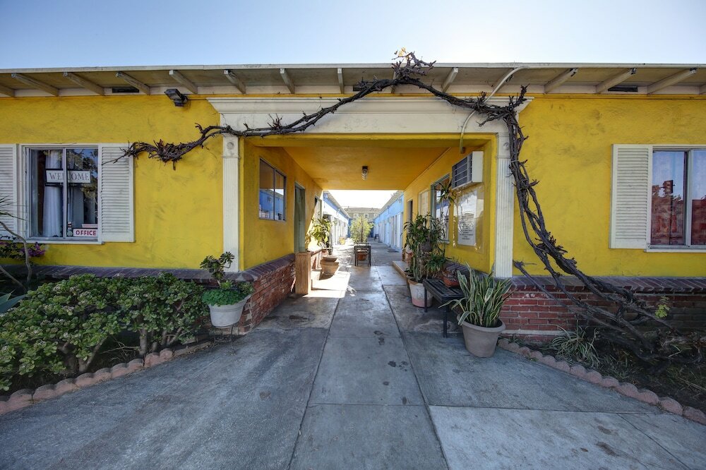 Фото Pavilions Motel