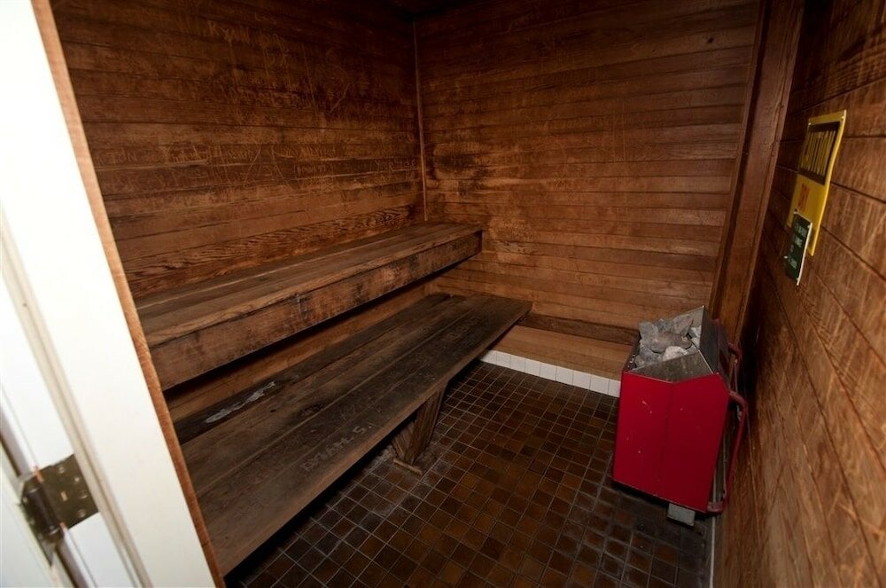 Фото Cedarwood Inn of Ashland