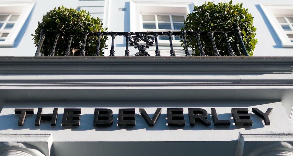 Фото The Beverley Hotel
