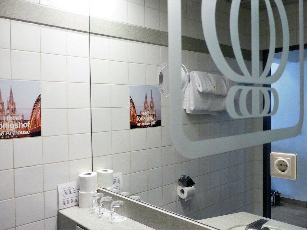 Фото Hotel Königshof The Arthouse