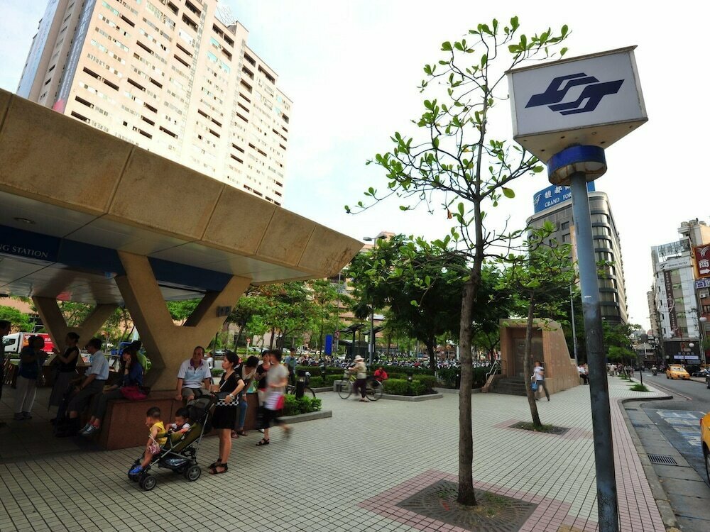 Hotel Forward Suites II, Earth, photo