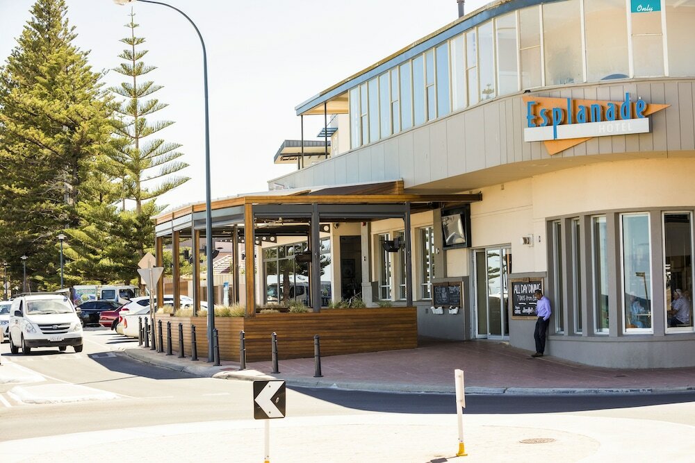 Фото Esplanade Hotel