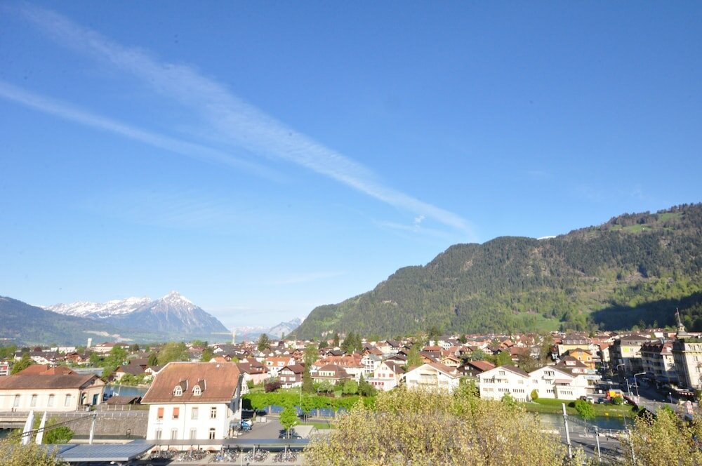 Фото Hotel Merkur Interlaken