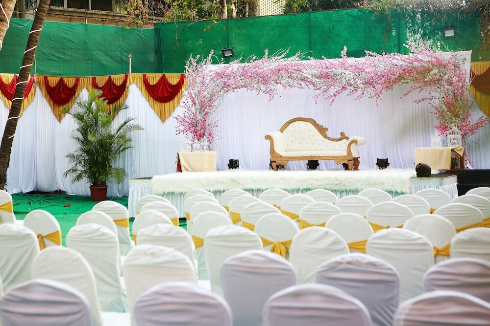 Фото The Emerald Hotel & Executive Apartments