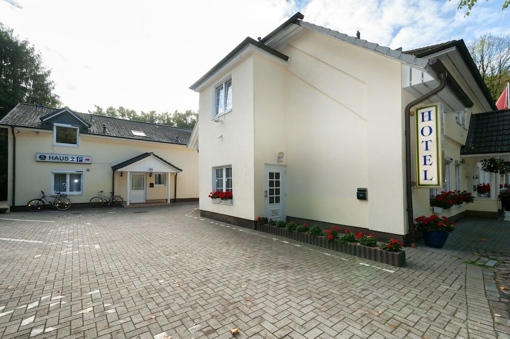 Фото Hotel Grüne Tanne