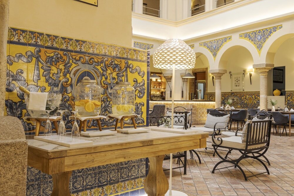 Фото Hotel Ilunion Mérida Palace