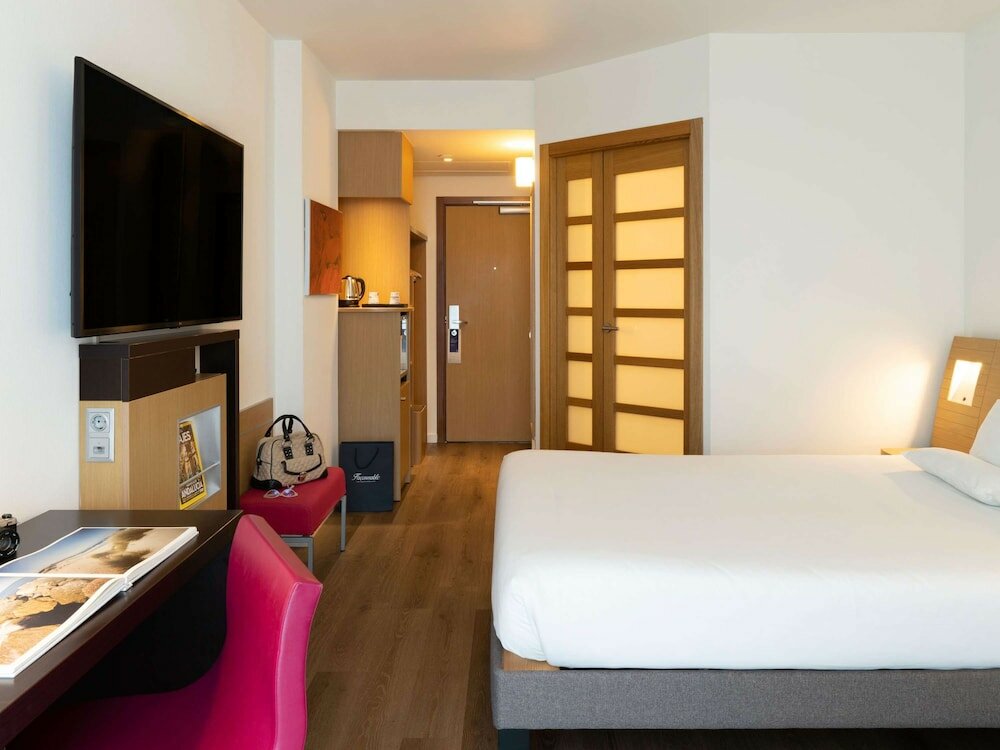 Фото Novotel Barcelona City