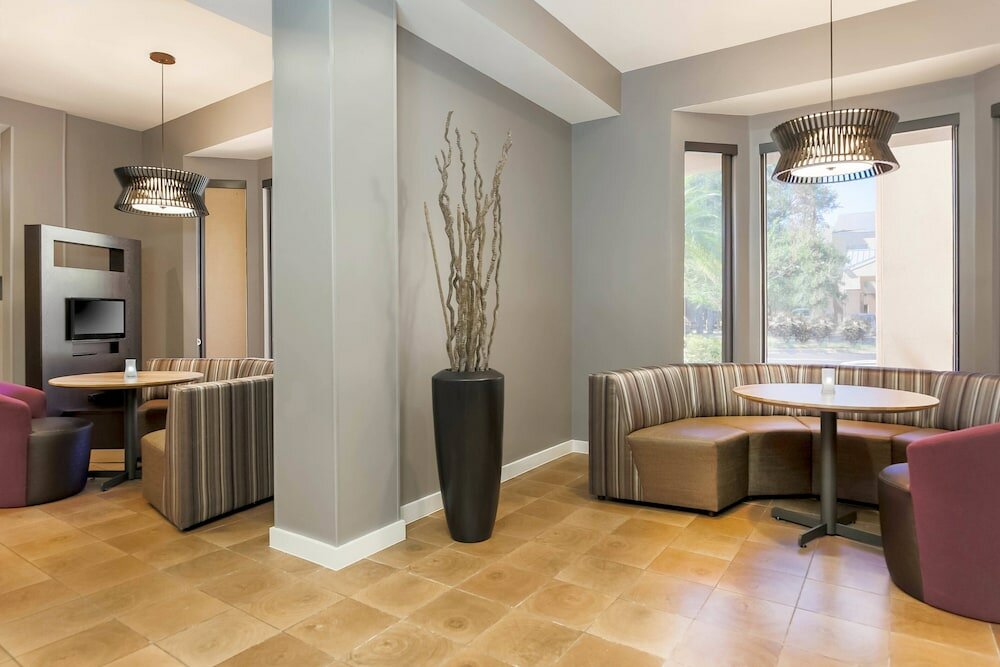 Фото Courtyard by Marriott Tampa Brandon