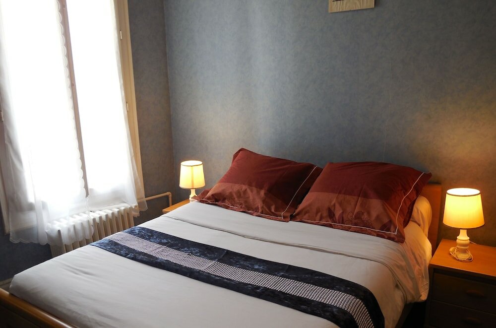 Фото Hôtel Le Petit Château