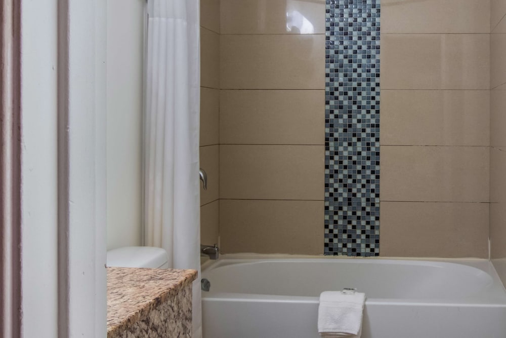 Фото Motel 6 Sudbury, On