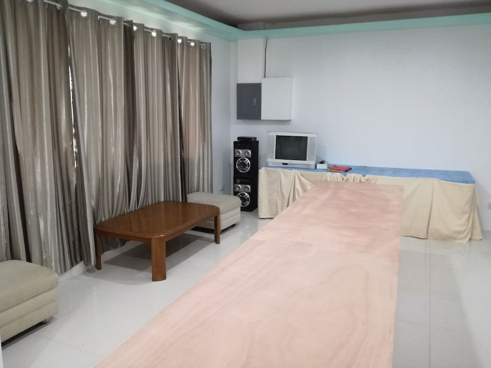 Фото Oyo 725 Richdel Resort Hotel