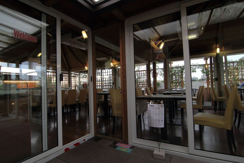 Фото Metro Hotel