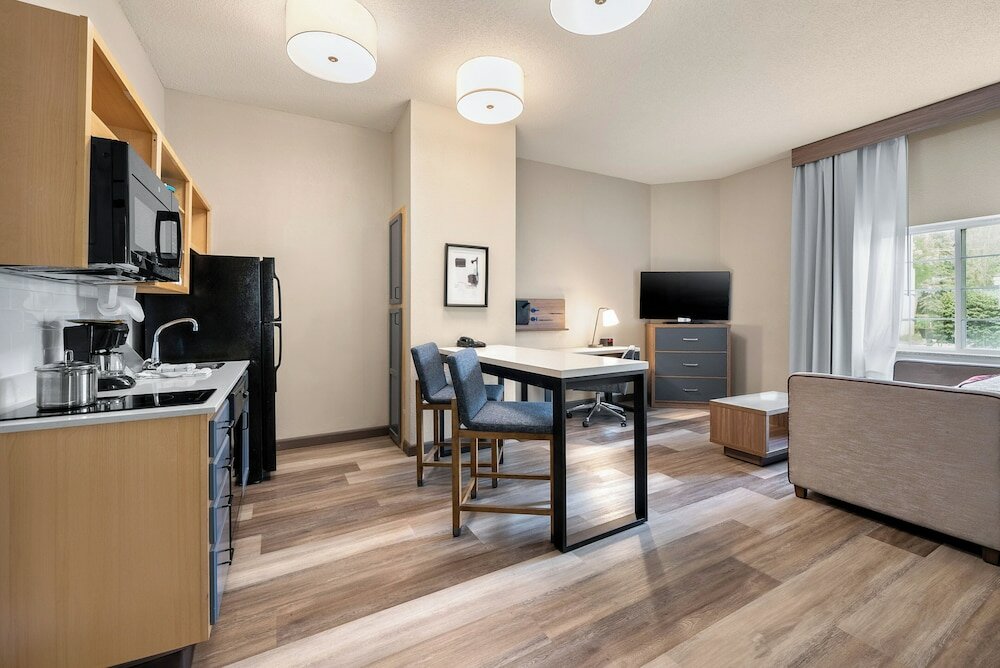 Фото Candlewood Suites Bordentown-Trenton by Ihg