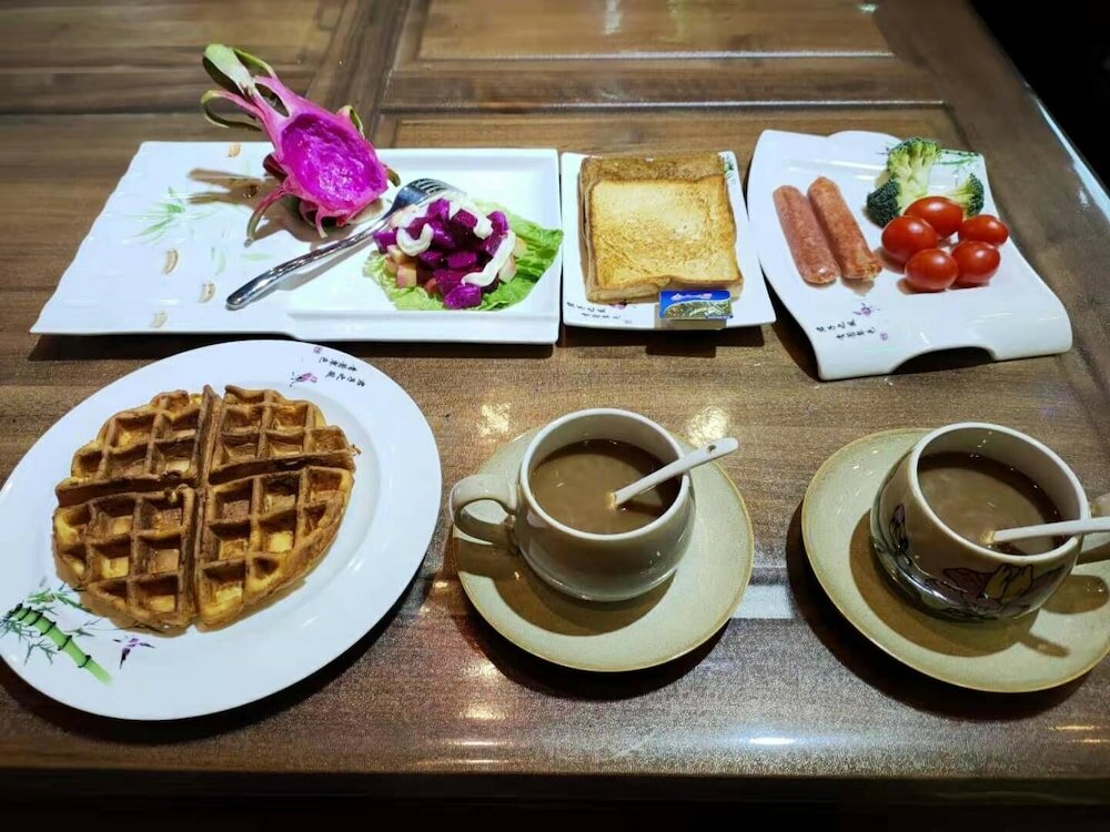 Фото Pingyao Hongyuyuan Inn