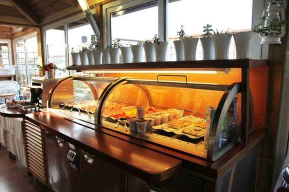 Фото Metro Hotel