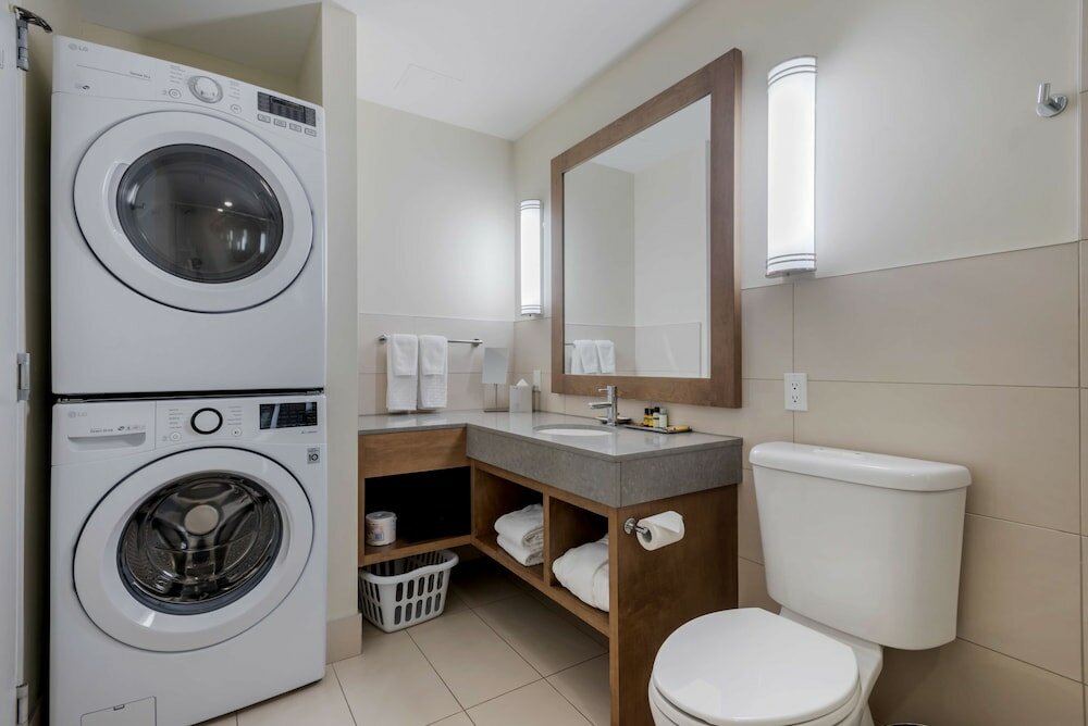 Фото Best Western Plus Sawridge Suites