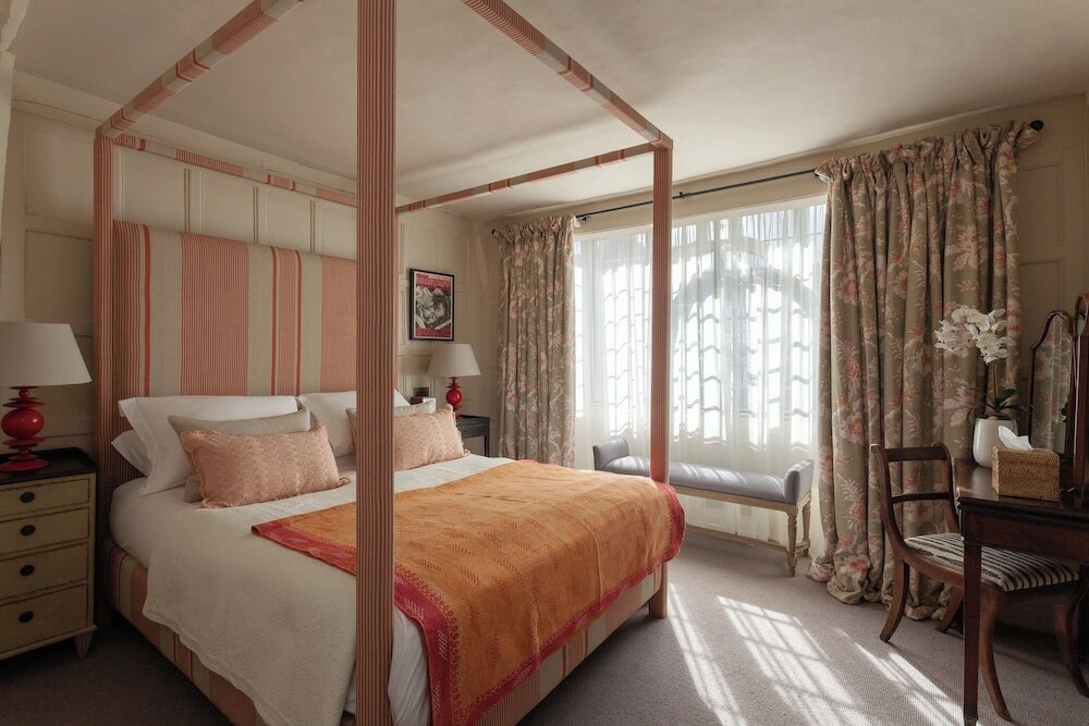 Фото The Falstaff Hotel