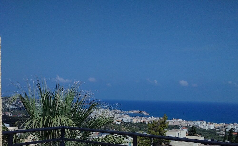 Фото Sundance Apartments and Suites