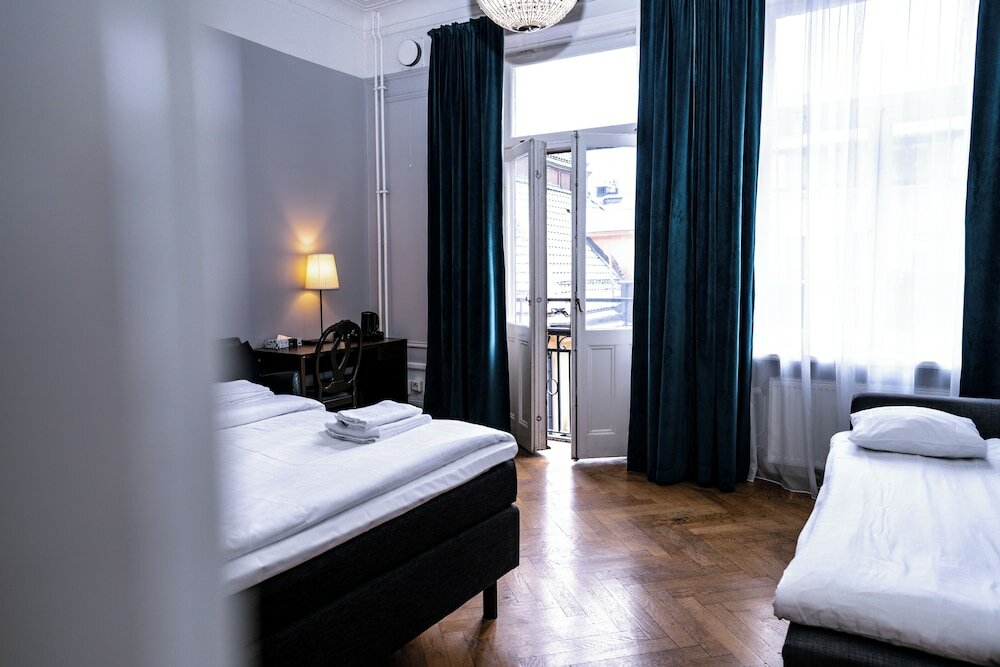 Фото Queen's Hotel by First Hotels