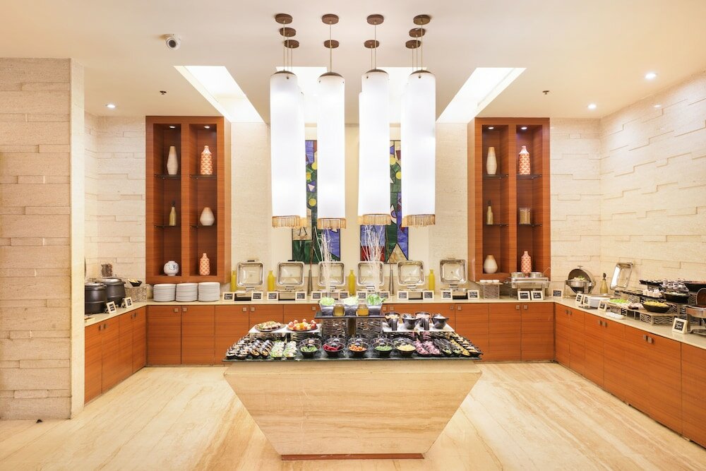 Фото Lemon Tree Premier, Ulsoor Lake, Bengaluru