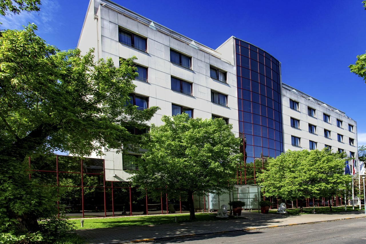 Фото Lions Garden Hotel