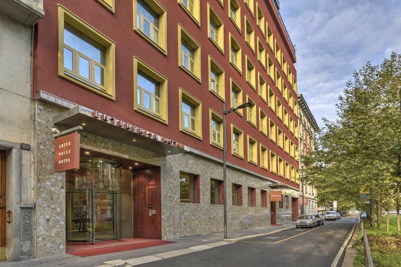 Фото отеля 1