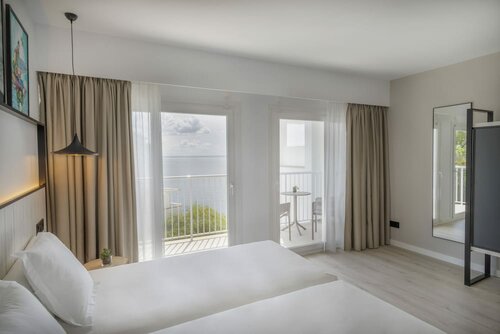 Внешний вид отеля Universal Hotel Florida в Кальвии, фото 3