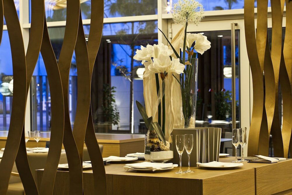 Фото Hotel Atenea Port Barcelona Mataro