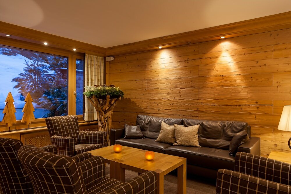 Фото Hotel Holiday