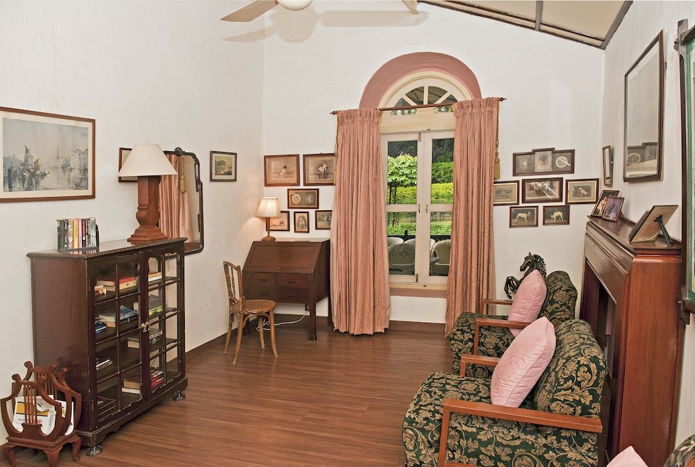 Фото WelcomHeritage Connaught House