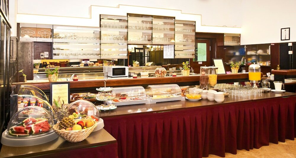 Фото Klastrom Hotel