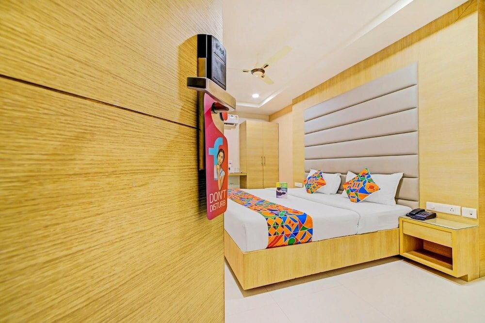 Фото Veeraj Suites