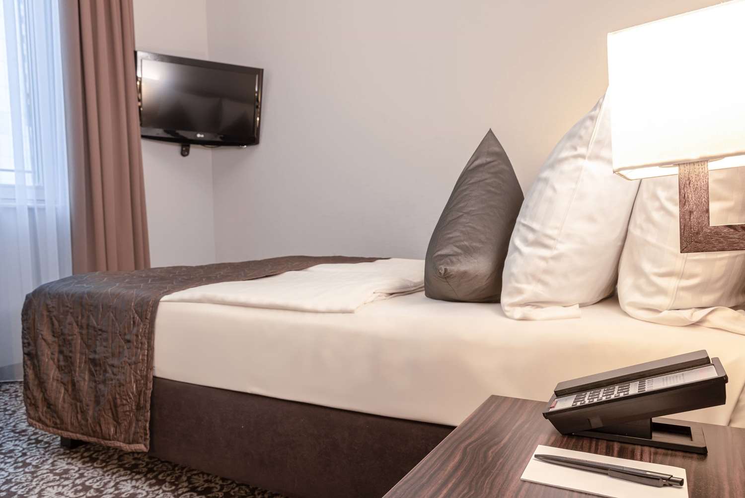 Фото Ramada by Wyndham Frankfurt Central Station