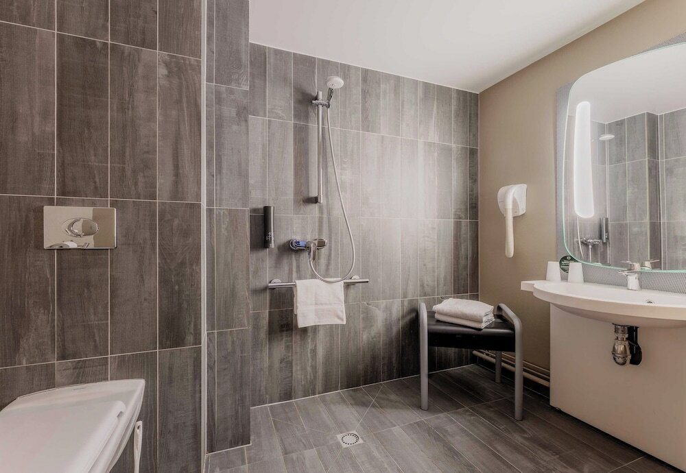 Фото B&B HOTEL Lille Roubaix Centre Grand-Place