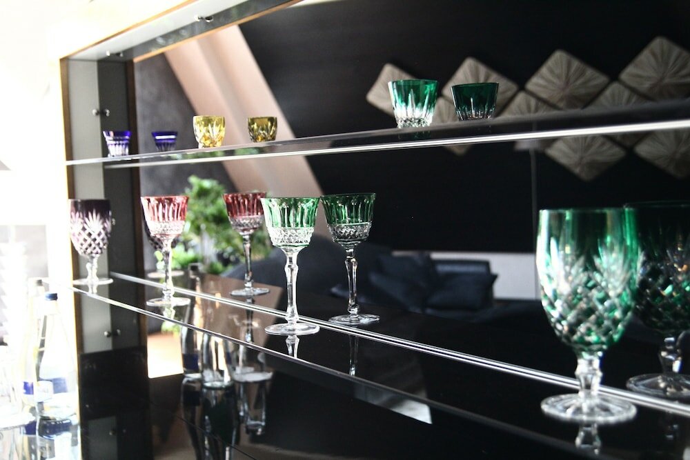 Фото Royal Square Hotel & Suites