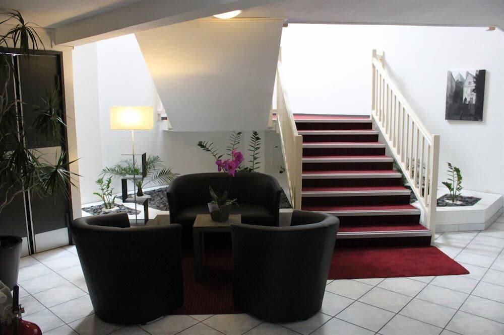 Фото The Originals City, Angers Sud – Le Village 49