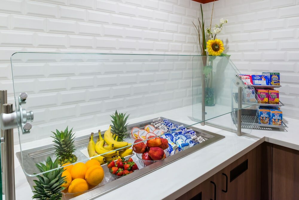 Фото Holiday Inn Kansas City Airport, an Ihg Hotel