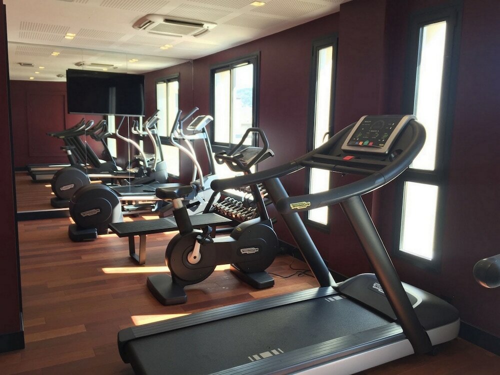 Фото Cannes Centre Univers