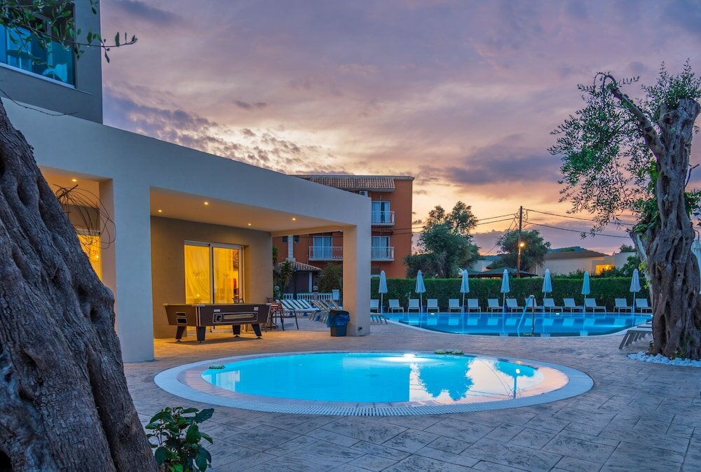 Фото CNic Gemini Hotel